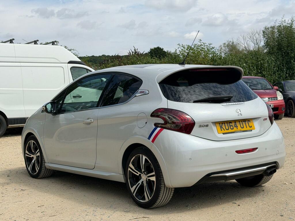 Peugeot 208 Gti White #5