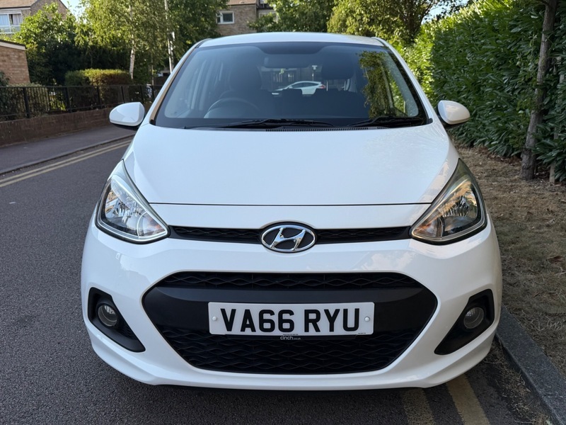 Hyundai I10 Se White #6