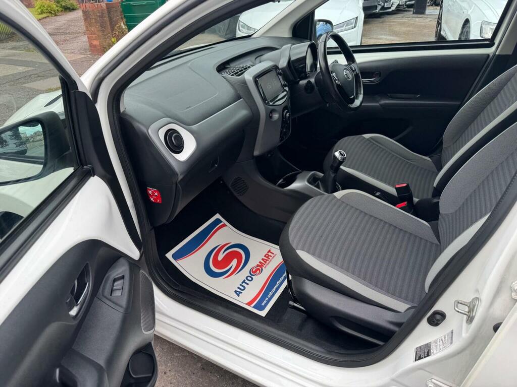 Toyota Aygo 1.0 Vvt-i X-play Euro 6 White #6