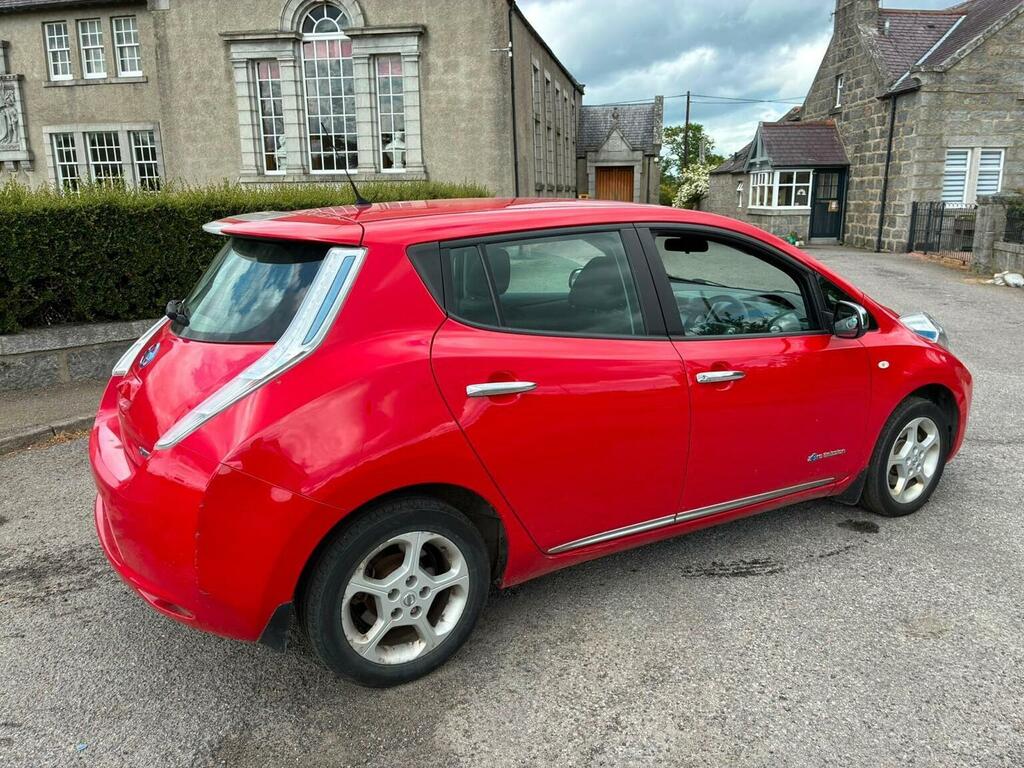 Nissan Leaf Hatchback Red #3