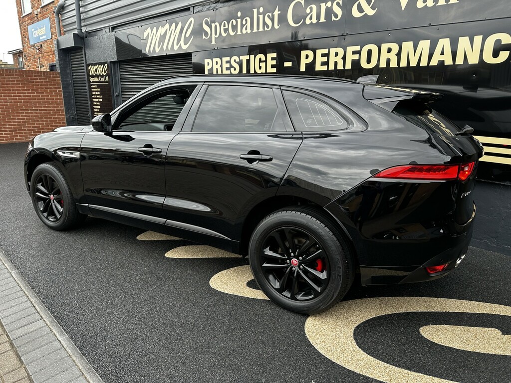 Jaguar F-Pace Suv 2.0 D180 R-sport 201919 CE19URG Black #6