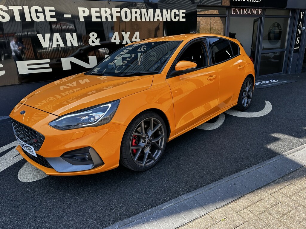 Ford Focus Hatchback 2.3 T Ecoboost St 201969 SV69RNO Orange #2