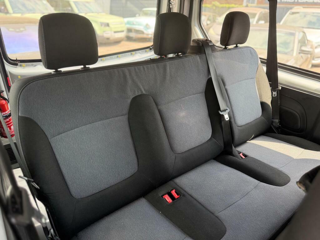 Vauxhall Vivaro 1.6L Null White #8