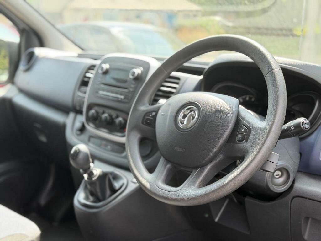 Vauxhall Vivaro 1.6L Null White #6