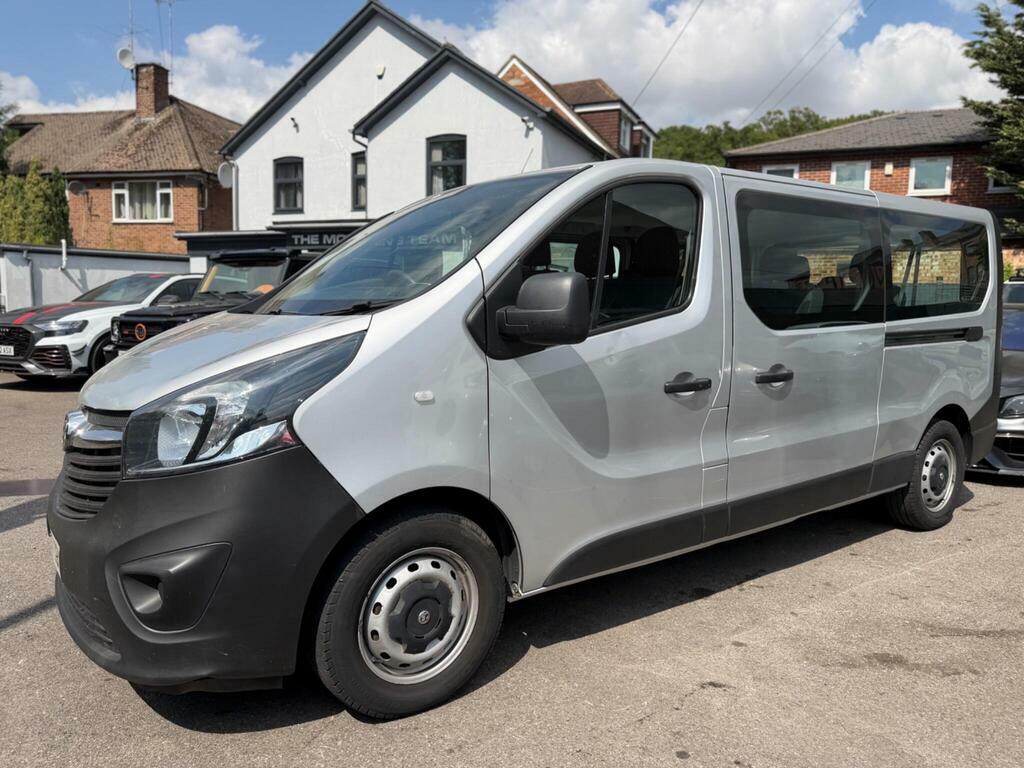 Vauxhall Vivaro 1.6L Null White #1