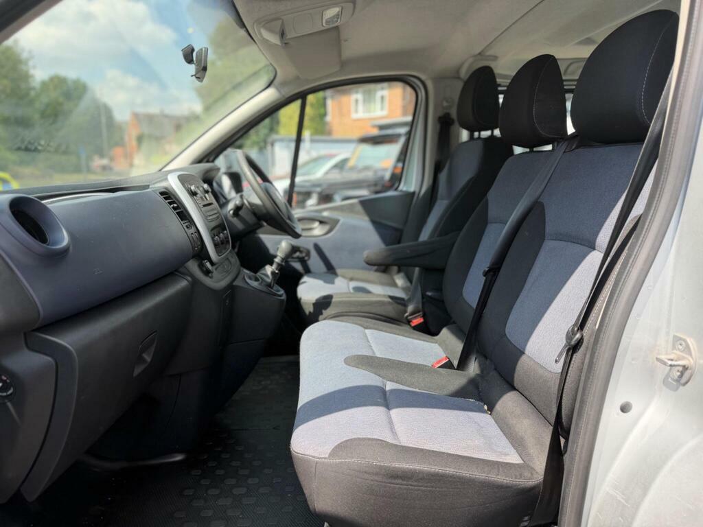 Vauxhall Vivaro 1.6L Null White #9