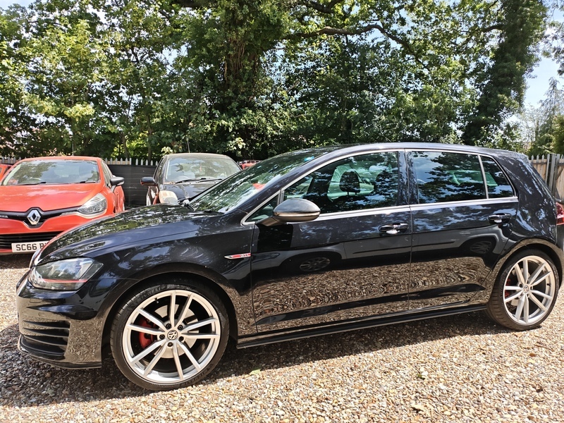 Volkswagen Golf Gti Black