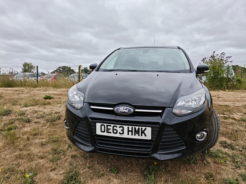 Ford Focus Zetec Black #5
