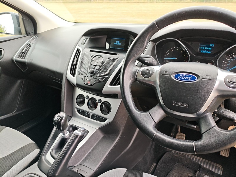 Ford Focus 1.6 Zetec Euro 5 #9