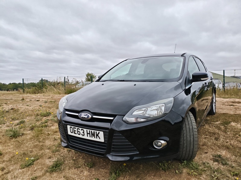 Ford Focus Zetec Black #6