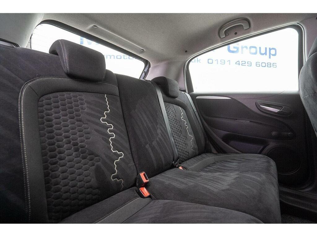 Fiat Punto Hatchback White #29
