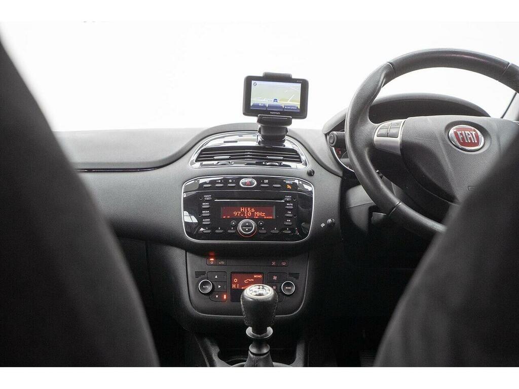 Fiat Punto Hatchback White #18