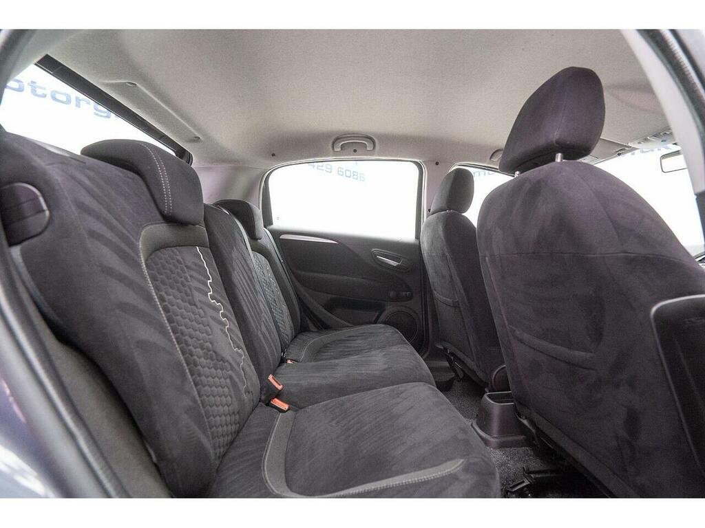 Fiat Punto Hatchback White #28