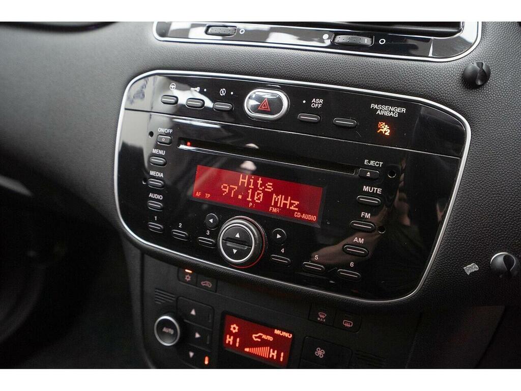 Fiat Punto Hatchback White #25