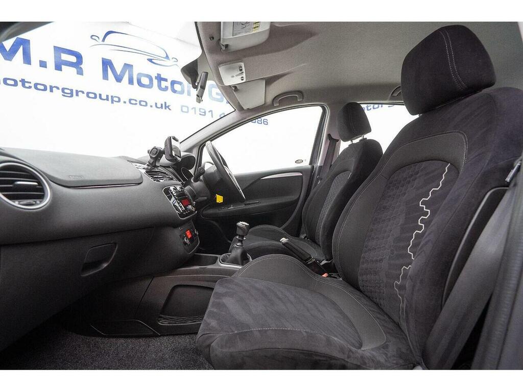 Fiat Punto Hatchback White #15