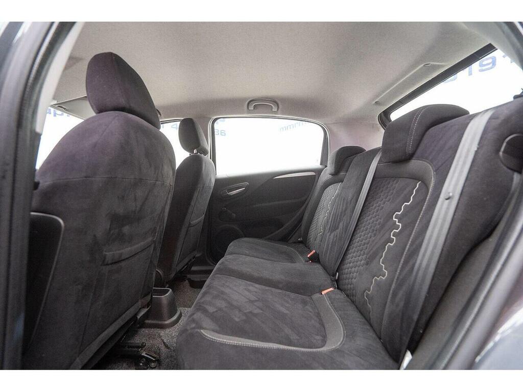 Fiat Punto Hatchback White #32