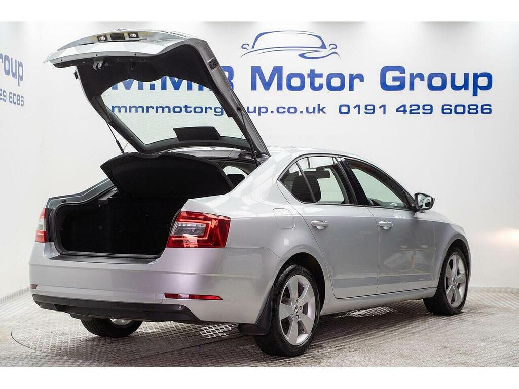Skoda Octavia 1.6 Tdi Scr Se Drive Euro 6 Ss Silver #6