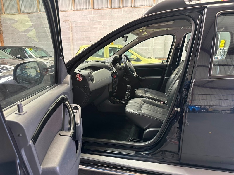 Dacia Duster Duster Laureate Dci 4X4 White #17