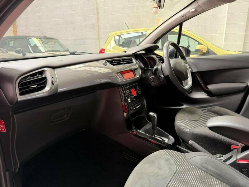 Citroen C3 Citroen C3 1.0 C3 Vt White #17