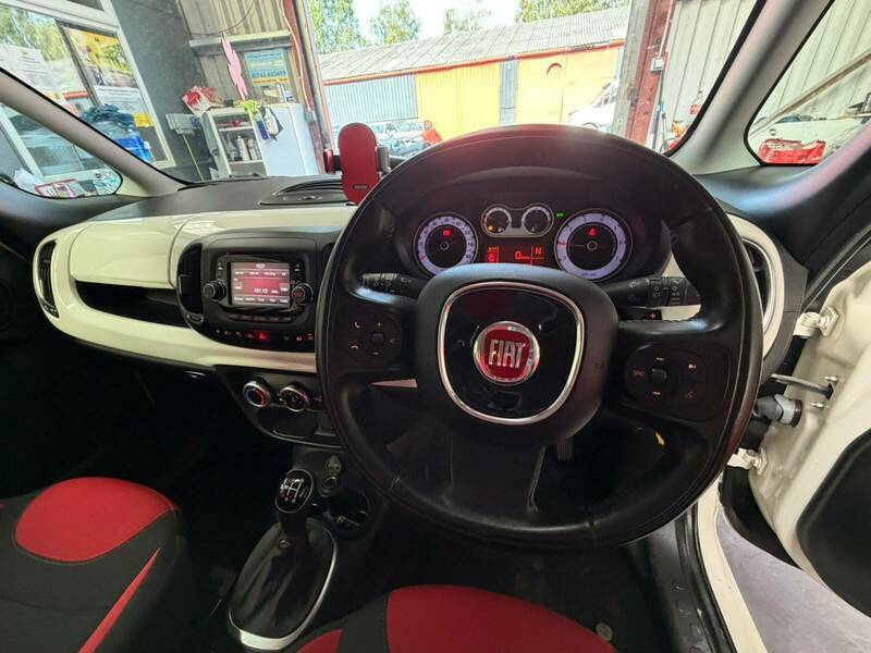 Fiat 500L Mpv White #16