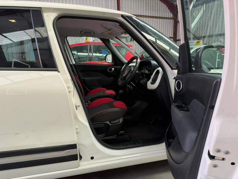Fiat 500L Mpv White #13