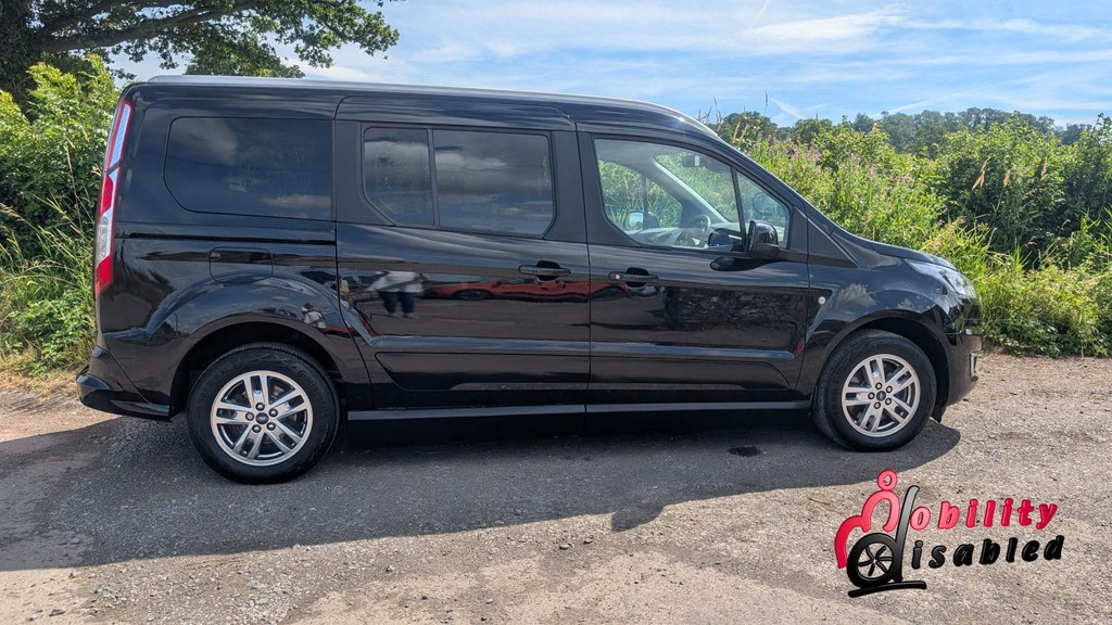 Ford Grand Tourneo Connect Tourneo Connect Grand Titanium Tdci Black #4