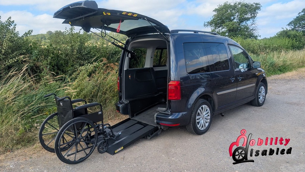 Volkswagen Caddy Life Petrol Blue