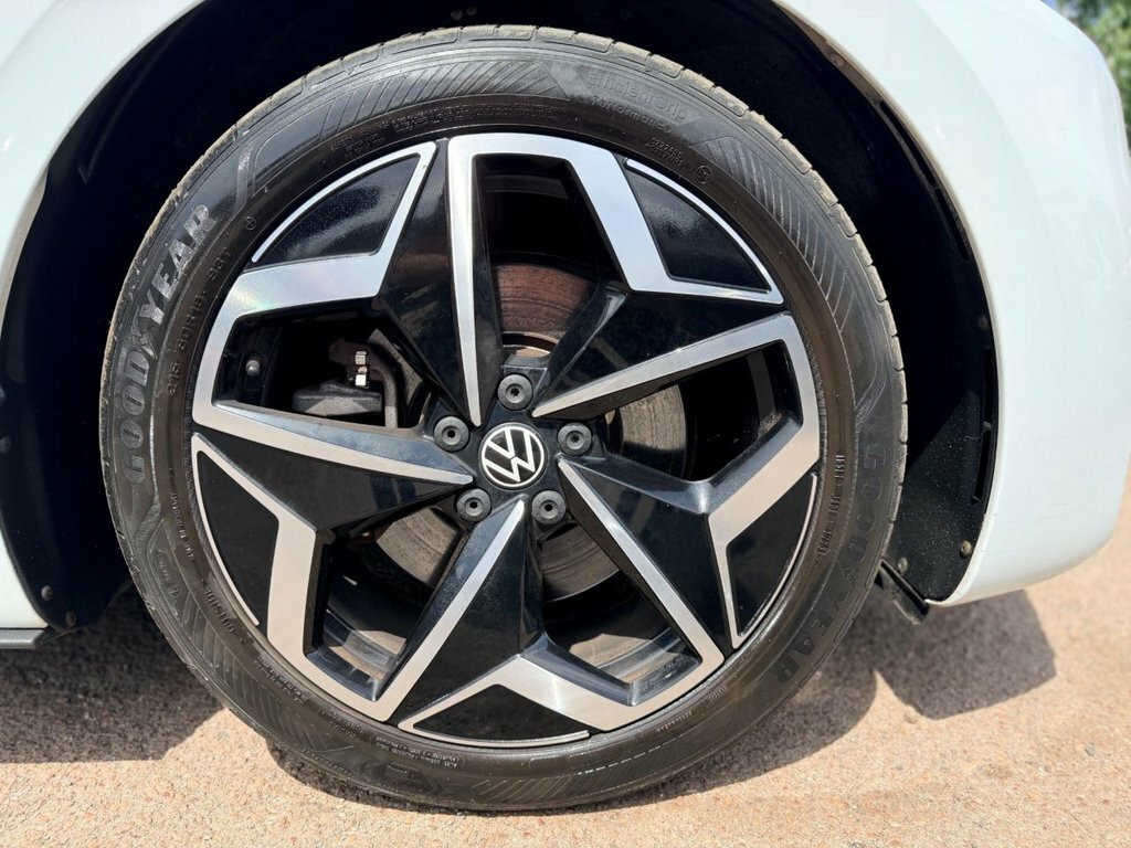 Volkswagen ID.3 Hatchback White #6