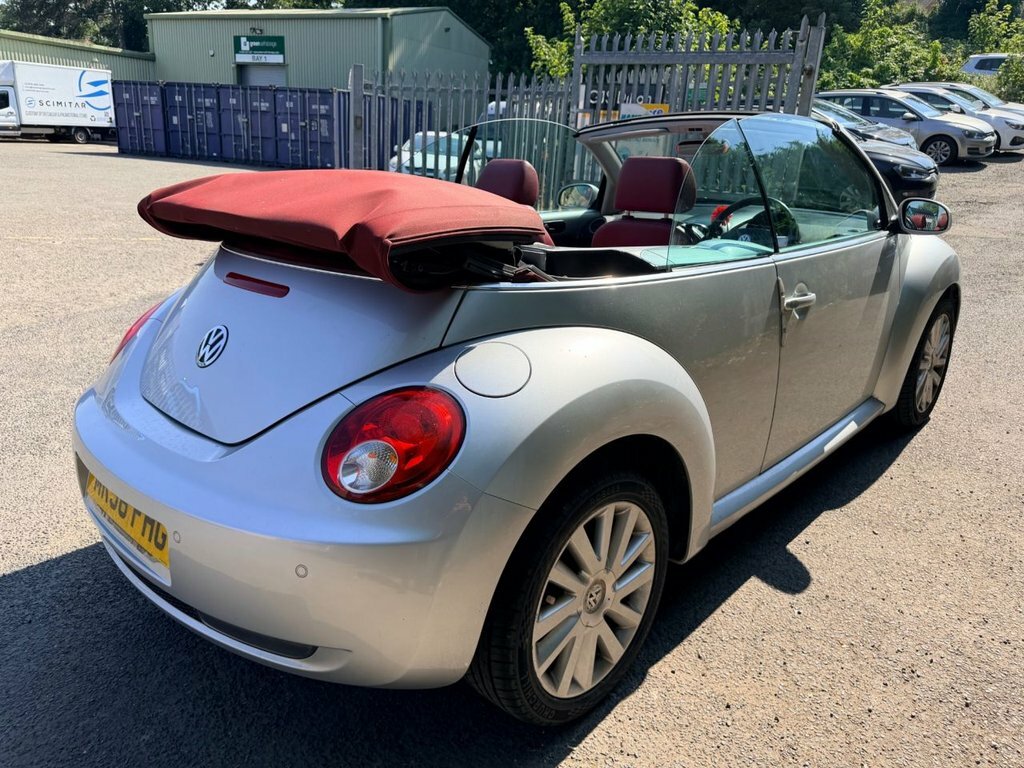 Volkswagen Beetle 1.6L Sola Silver #4