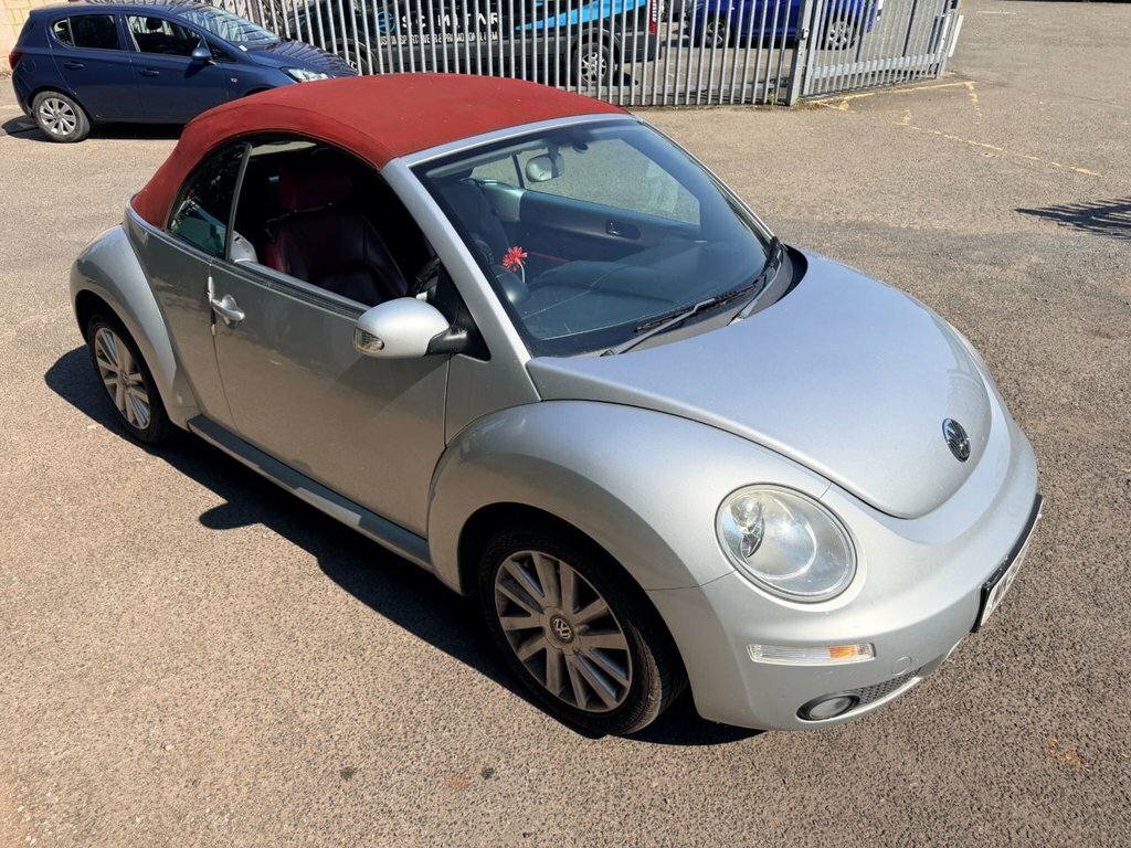 Volkswagen Beetle 1.6L Luna Red #11