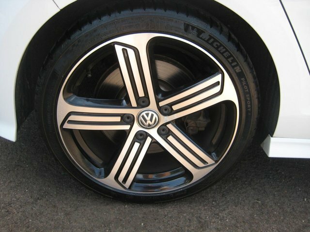 Volkswagen Golf 2.0 Tsi Bluemotion Tech R Hatchback Dsg VU65RYD White #6