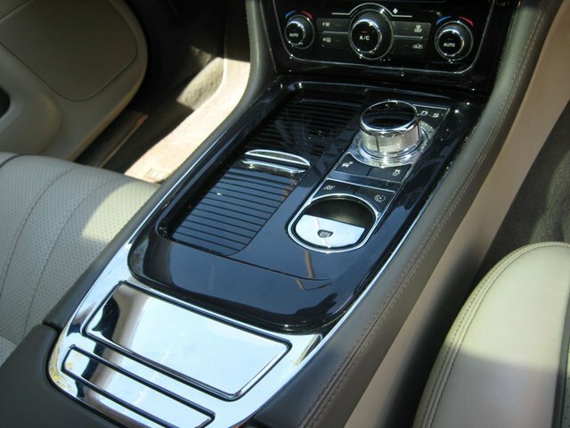 Jaguar XJ 3.0D V6 Black #19