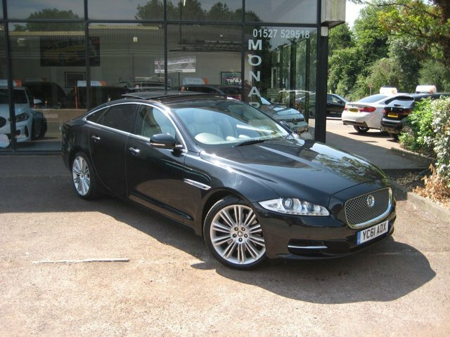 Jaguar XJ 3.0D V6 Portfolio Saloon Euro 5 2 Black