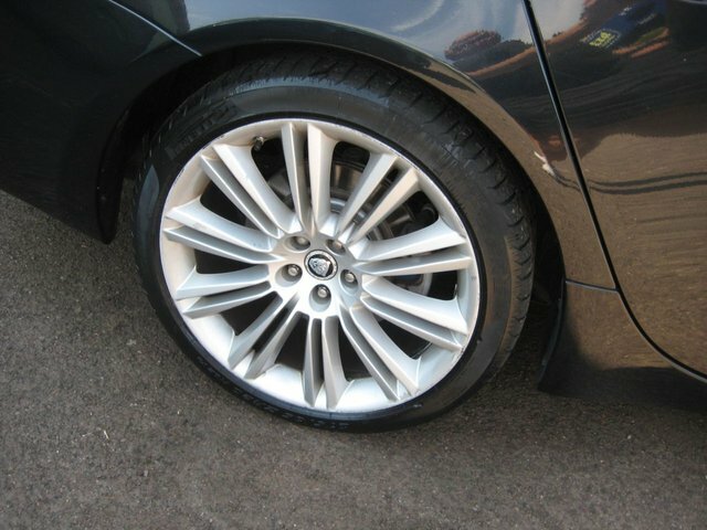 Jaguar XJ 3.0D V6 Black #9