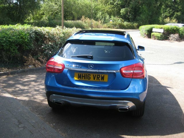 Mercedes-Benz GLA Class Gla 220 D White #9