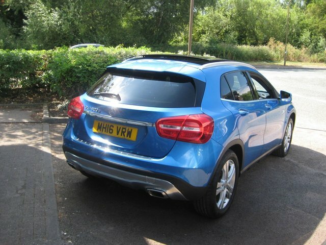Mercedes-Benz GLA Class Gla 220 D White #7