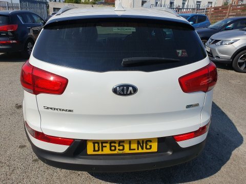 Kia Sportage Crdi Axis Edition DF65LNG White #5