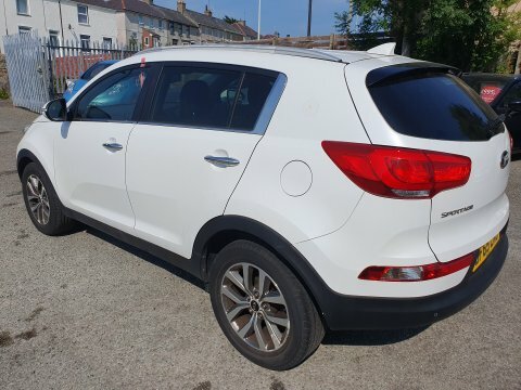 Kia Sportage Crdi Axis Edition DF65LNG White #6