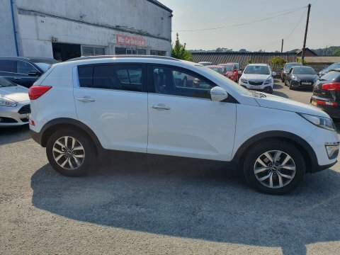 Kia Sportage Crdi Axis Edition DF65LNG White #3