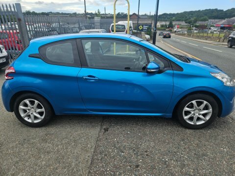 Peugeot 208 Active Blue #3