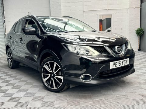 Nissan Qashqai 1.2 Dig-t Tekna Black