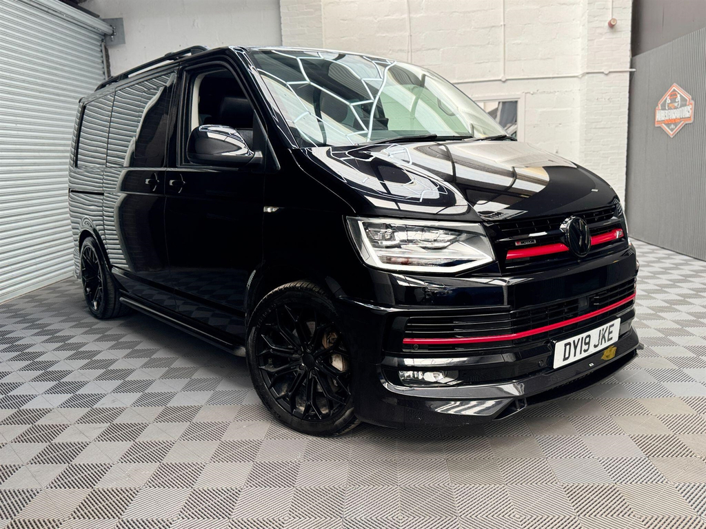 Volkswagen Transporter 2.0 Bitdi T32 Bluemotion Tech Highline Kombi Dsg 4 DY19JKE Black