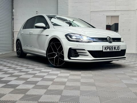 Volkswagen Golf 2.0 Tdi Gtd KP69MJO White #2