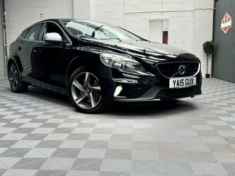 Volvo V40 1.5 T2 R-design Black #2