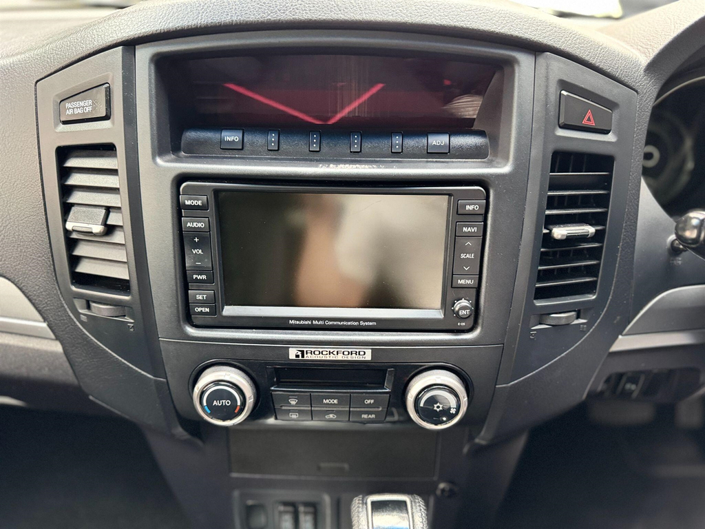 Mitsubishi Shogun 3.2 Di-dc Elegance 4Wd Euro 5 White #28