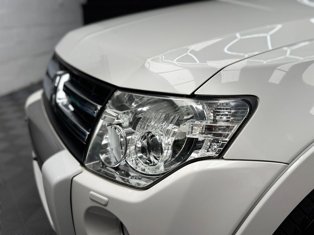 Mitsubishi Shogun 3.2 Di-dc Elegance 4Wd Euro 5 White #44