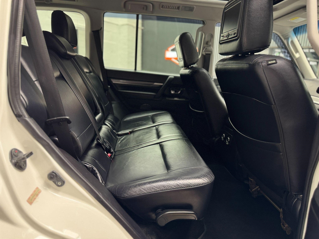 Mitsubishi Shogun 3.2 Di-dc Elegance 4Wd Euro 5 White #19