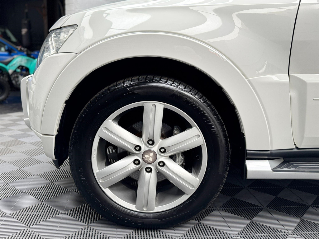 Mitsubishi Shogun 3.2 Di-dc Elegance 4Wd Euro 5 White #27