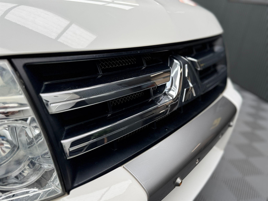 Mitsubishi Shogun 3.2 Di-dc Elegance 4Wd Euro 5 White #43