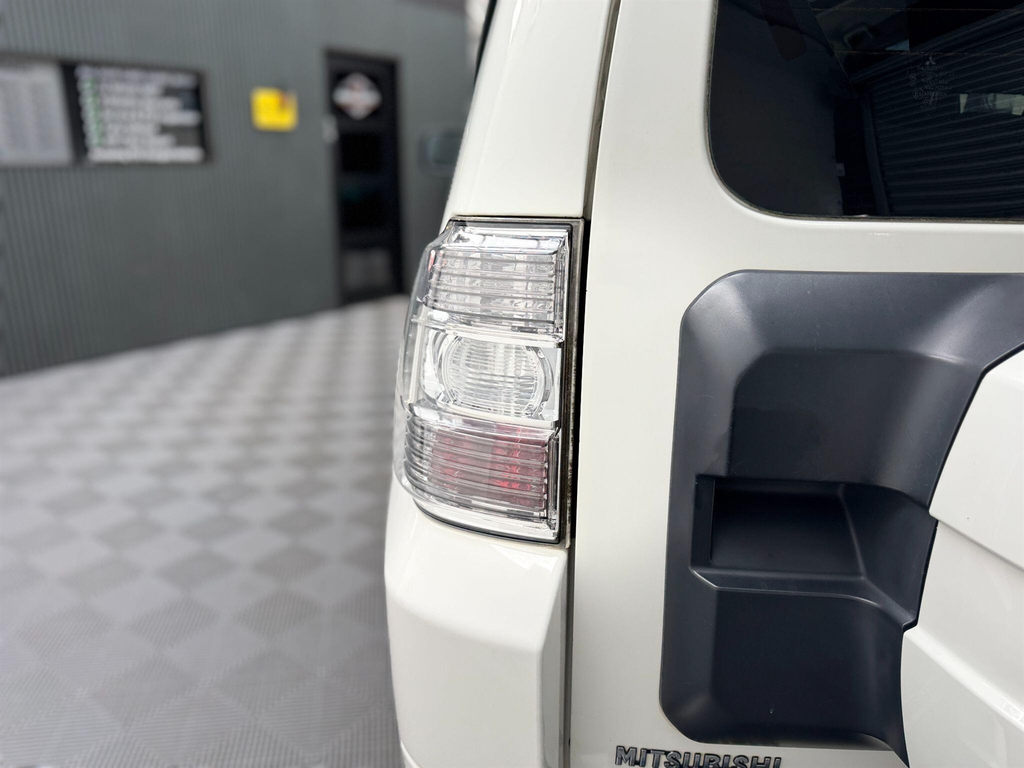 Mitsubishi Shogun 3.2 Di-dc Elegance 4Wd Euro 5 White #49